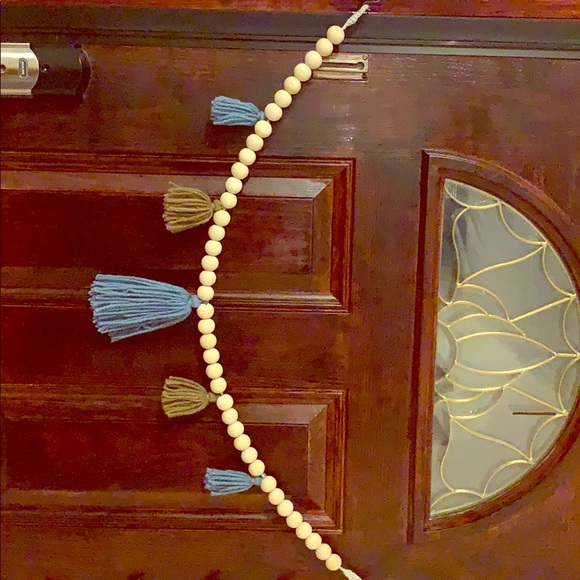 Garland - Picture 2 of 3